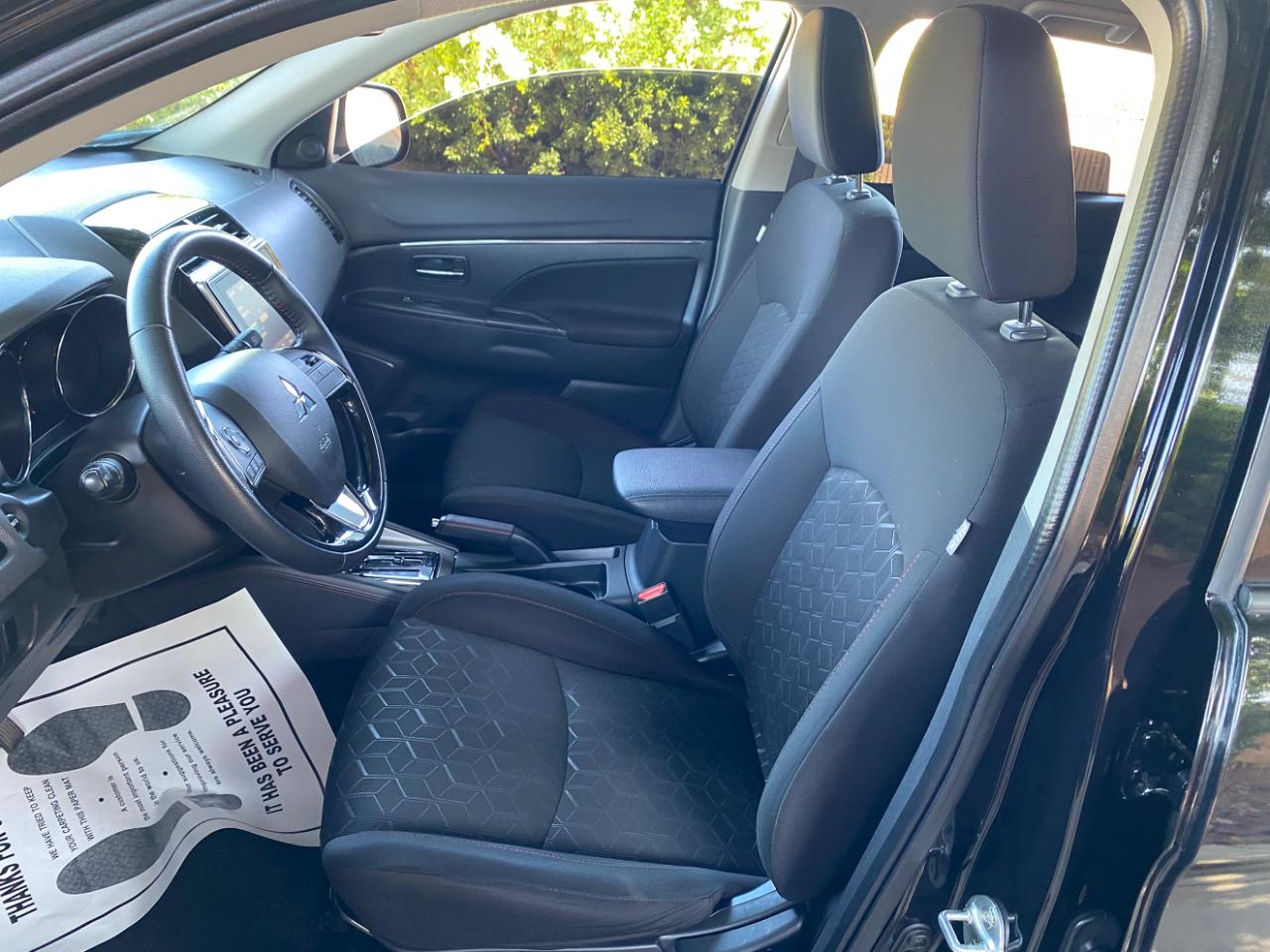 Mitsubishi Outlander Sport  2023