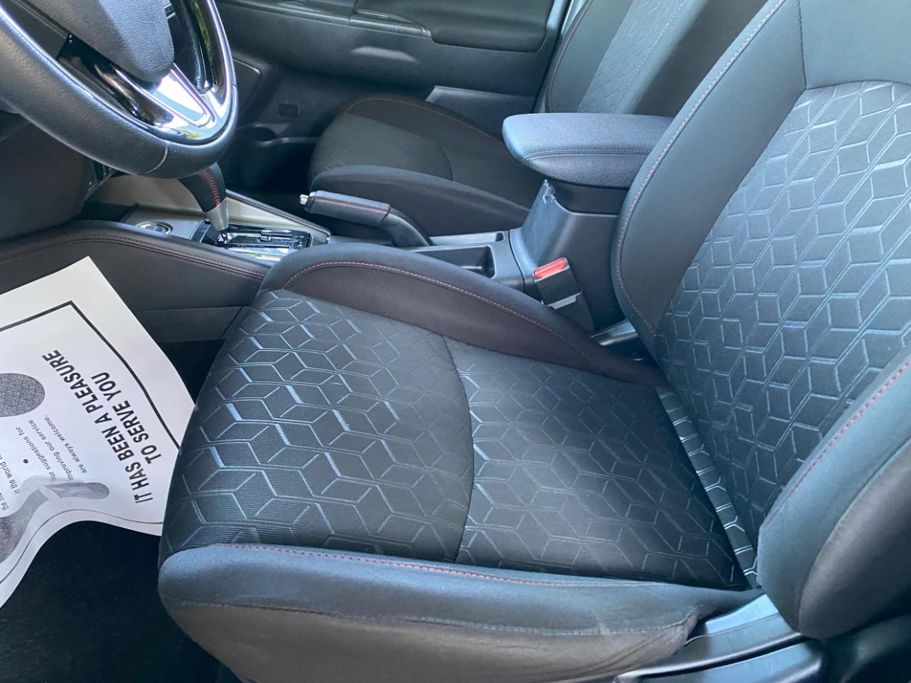 Mitsubishi Outlander Sport  2023