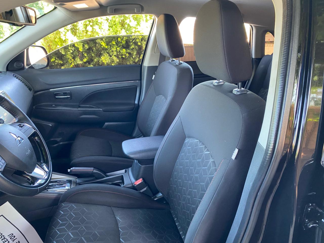 Mitsubishi Outlander Sport  2023