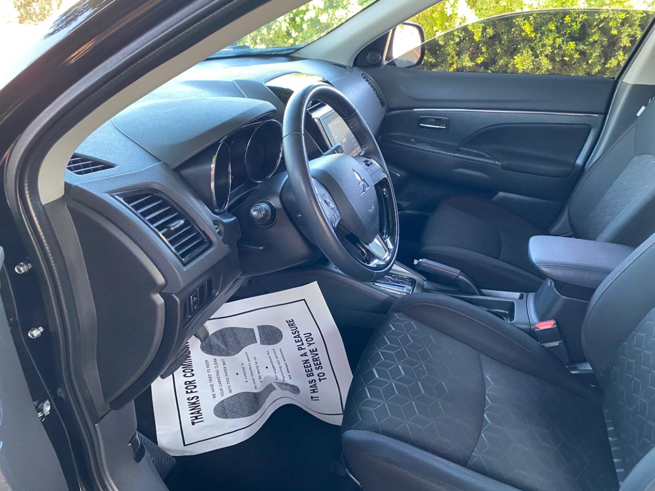 Mitsubishi Outlander Sport  2023