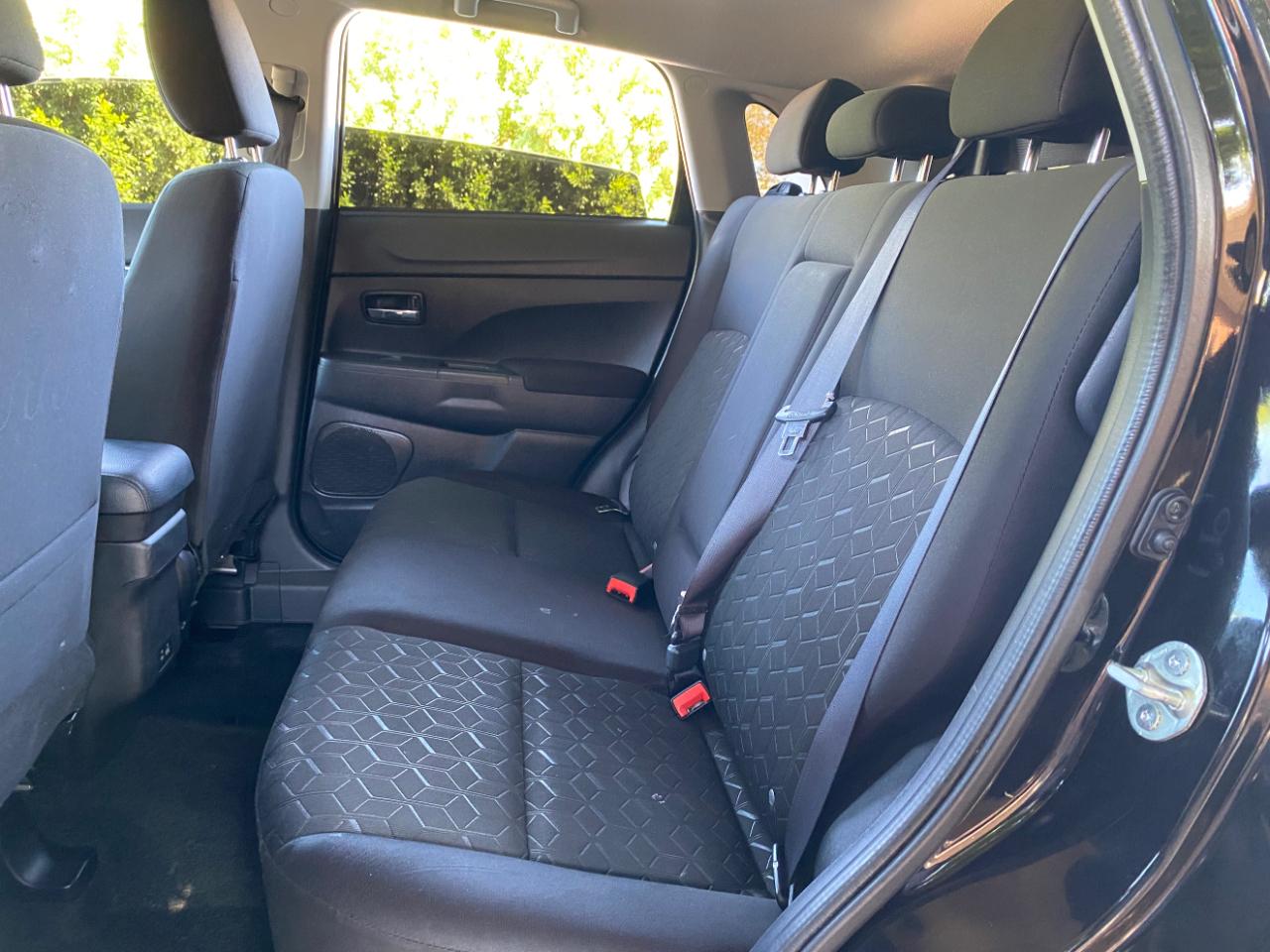 Mitsubishi Outlander Sport  2023