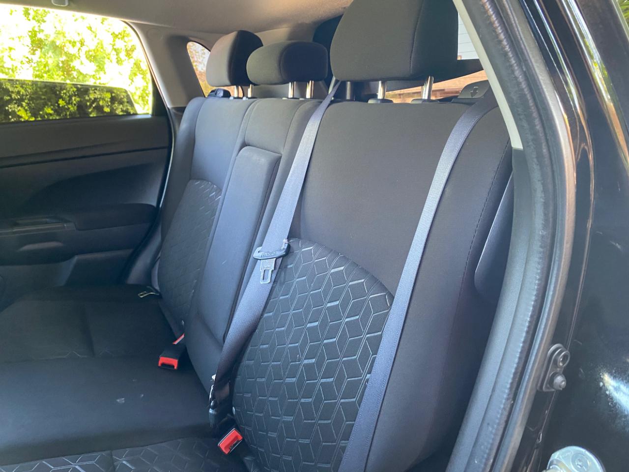 Mitsubishi Outlander Sport  2023