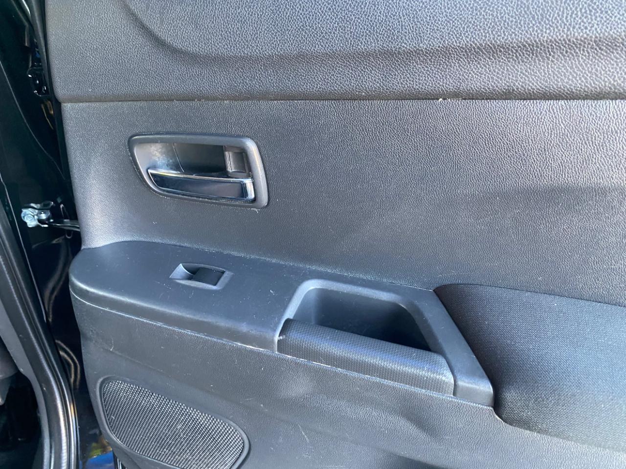 Mitsubishi Outlander Sport  2023