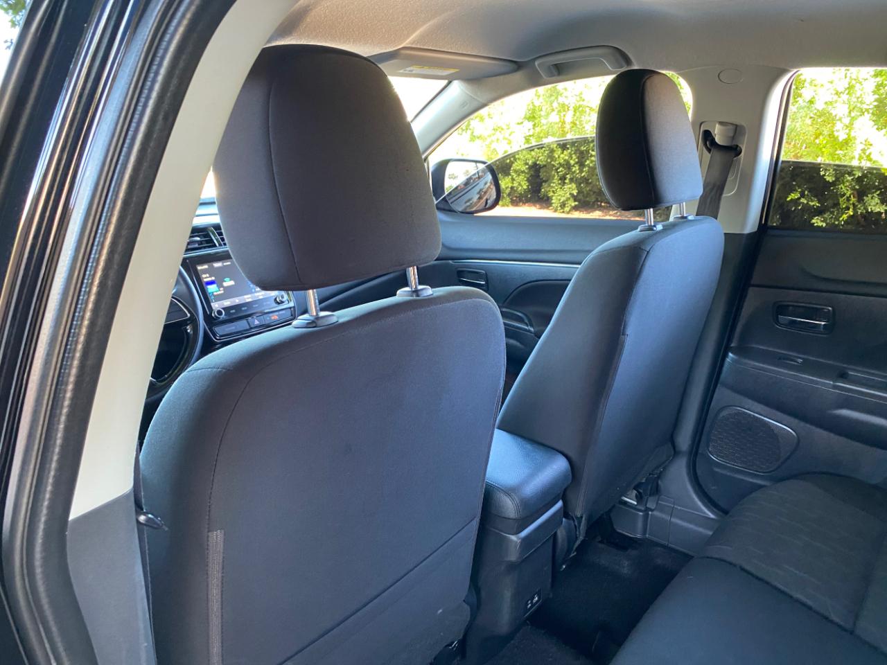 Mitsubishi Outlander Sport  2023