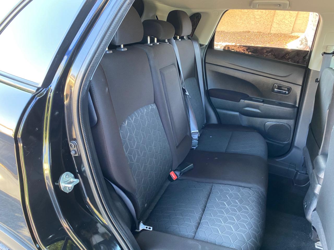 Mitsubishi Outlander Sport  2023