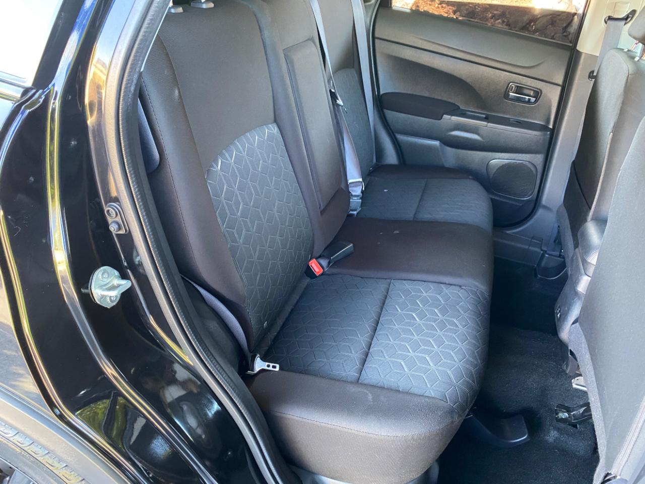 Mitsubishi Outlander Sport  2023