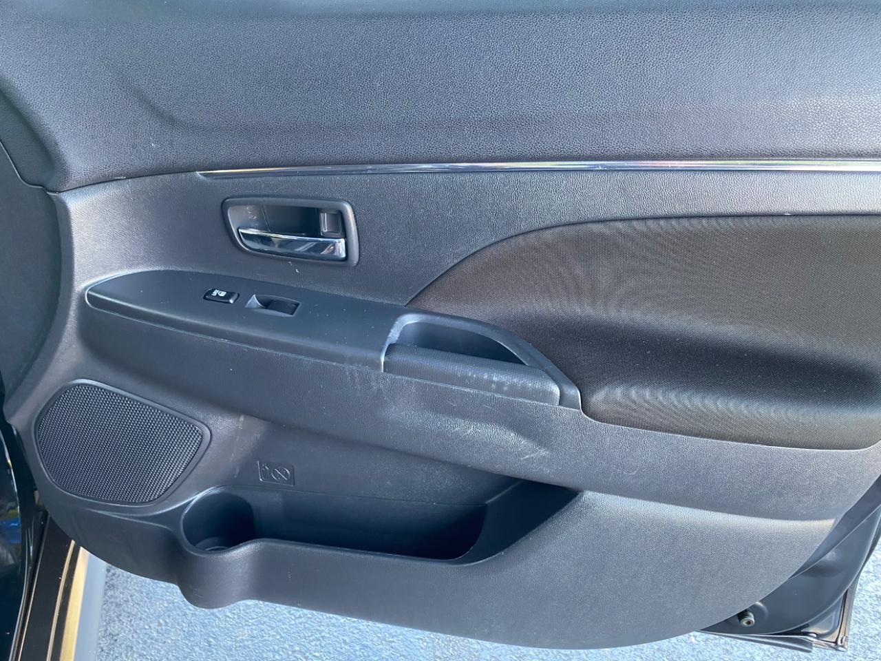 Mitsubishi Outlander Sport  2023