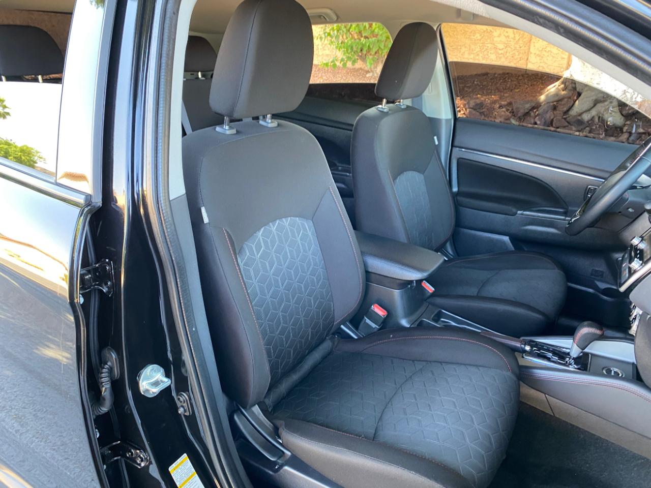 Mitsubishi Outlander Sport  2023