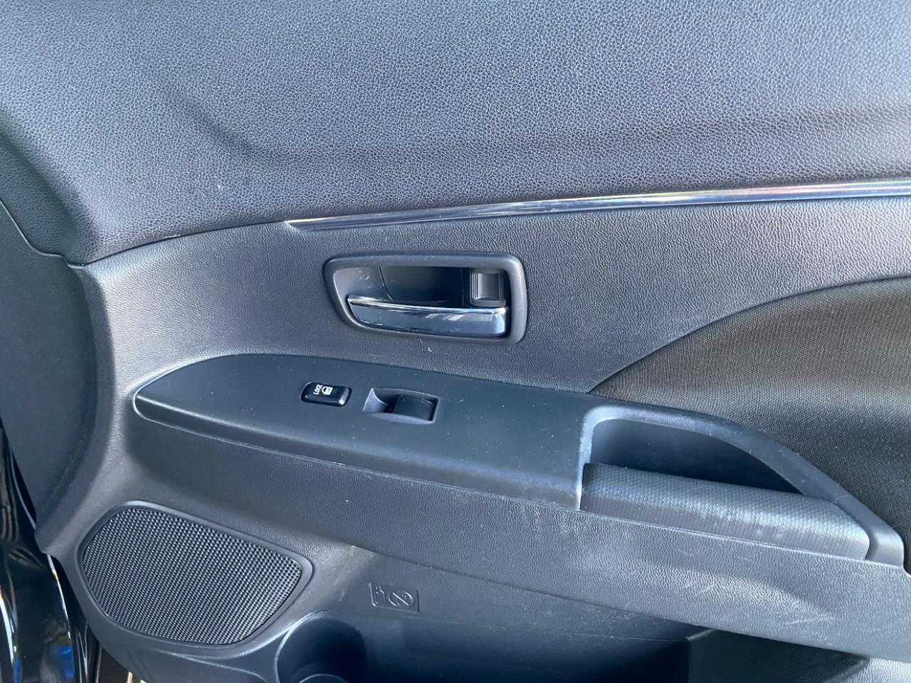 Mitsubishi Outlander Sport  2023