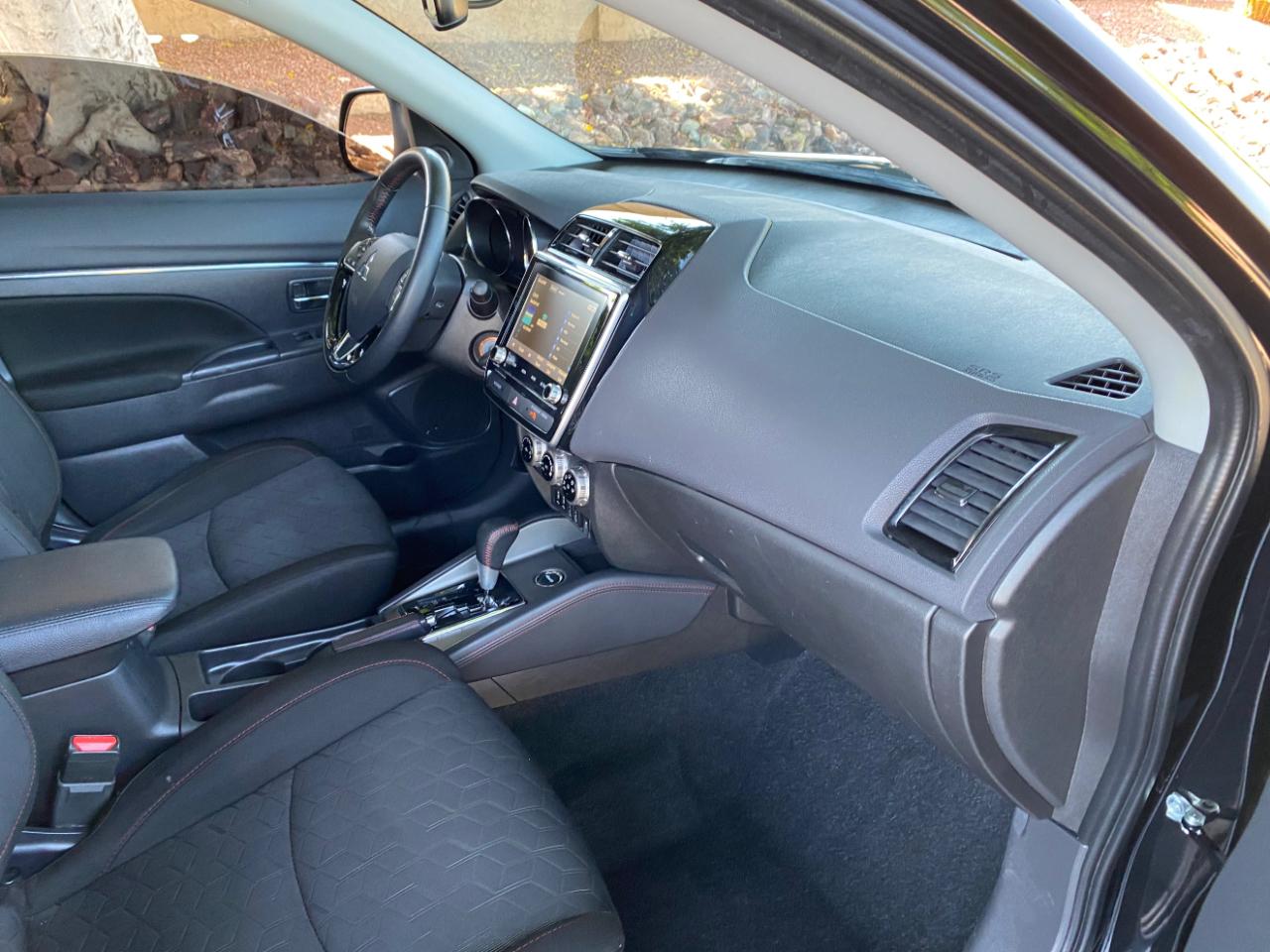 Mitsubishi Outlander Sport  2023