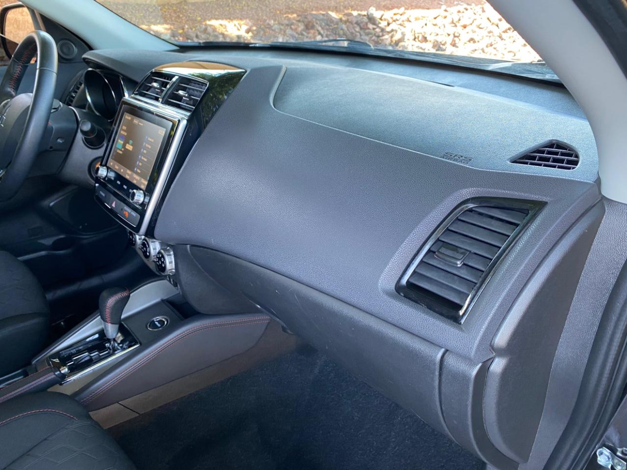 Mitsubishi Outlander Sport  2023