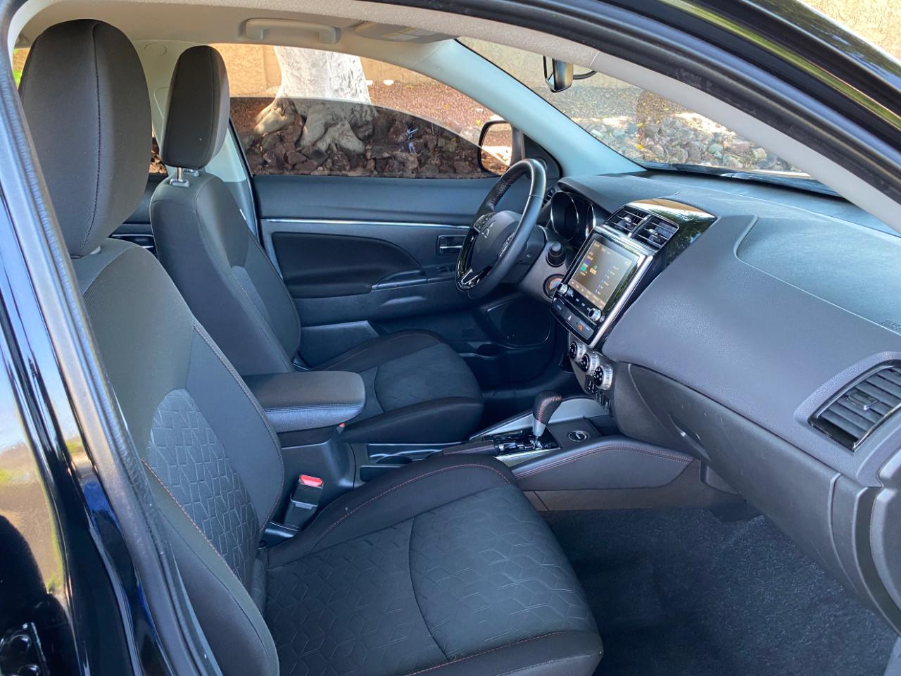 Mitsubishi Outlander Sport  2023