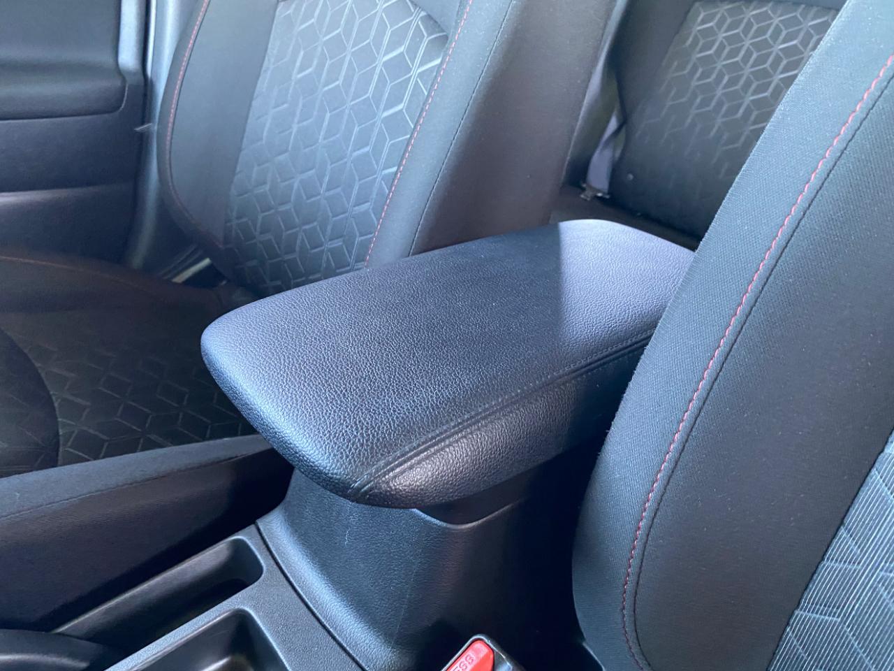 Mitsubishi Outlander Sport  2023