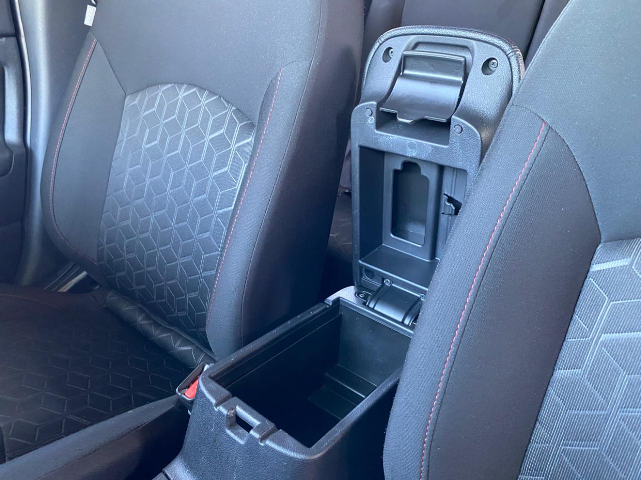 Mitsubishi Outlander Sport  2023