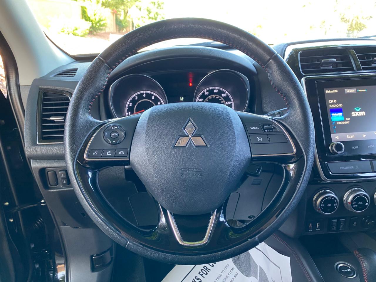 Mitsubishi Outlander Sport  2023