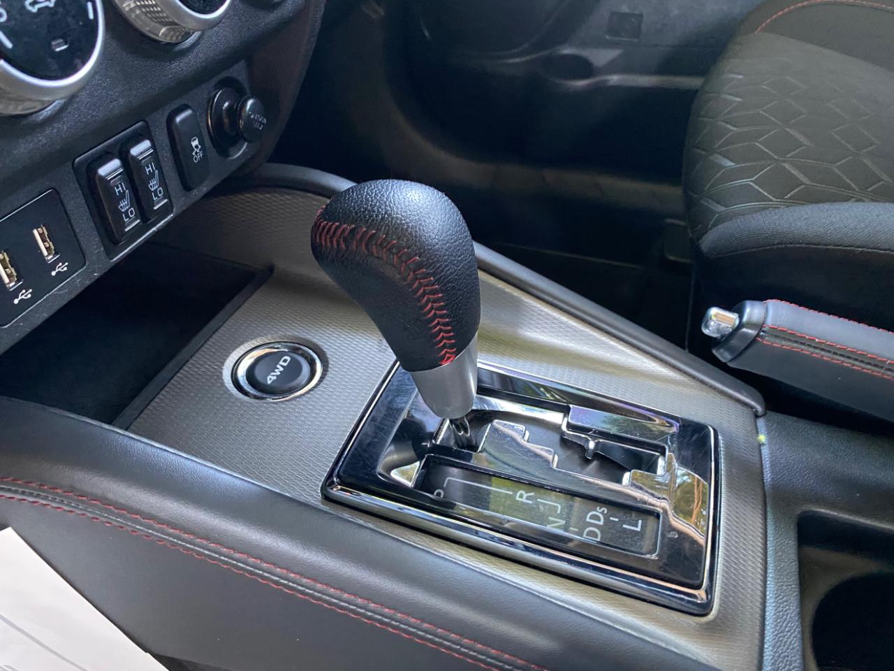 Mitsubishi Outlander Sport  2023