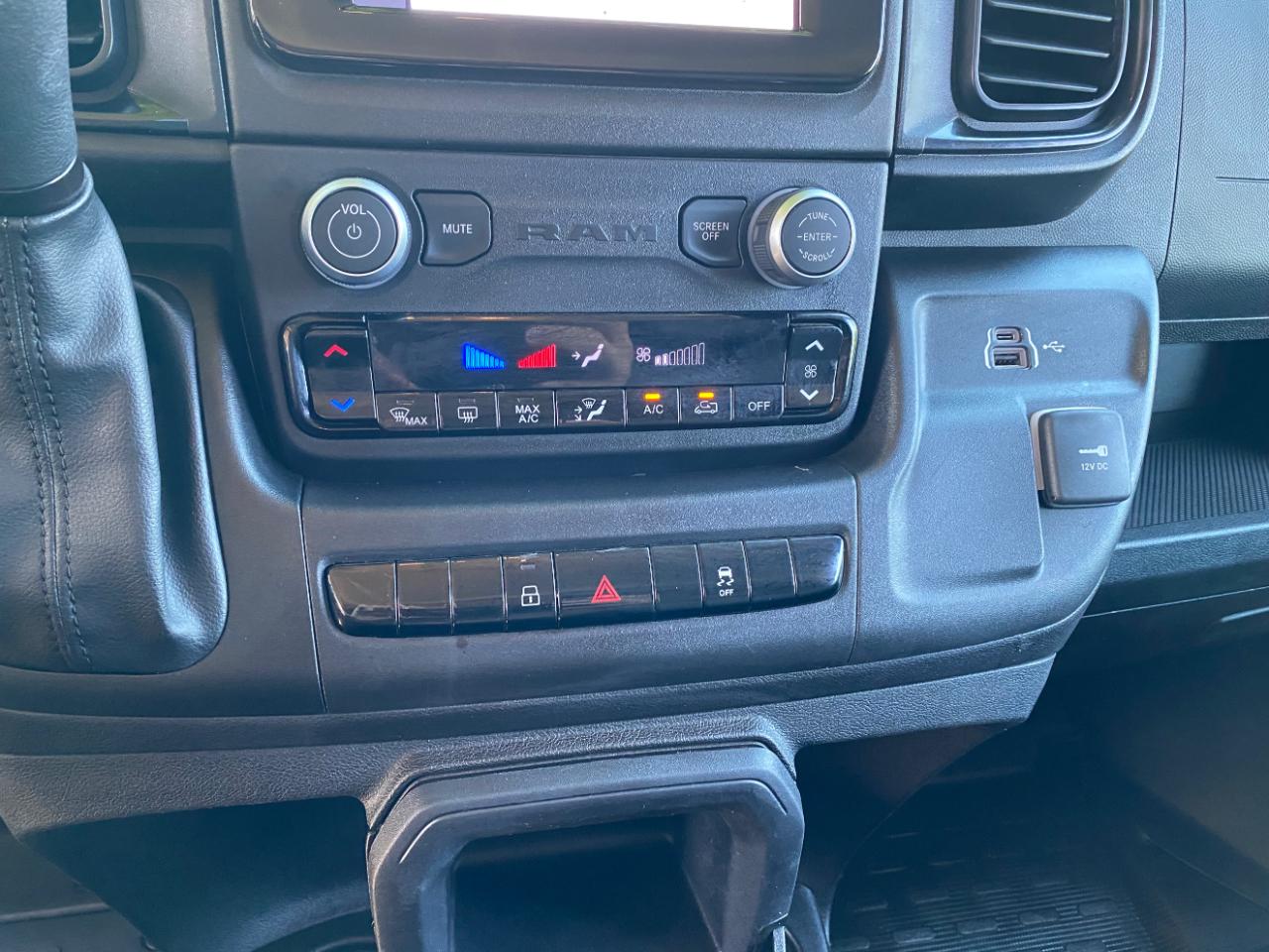 RAM ProMaster Cargo Van Tradesman 2500 Low Roof 136" WB w/Pass Seat 2025