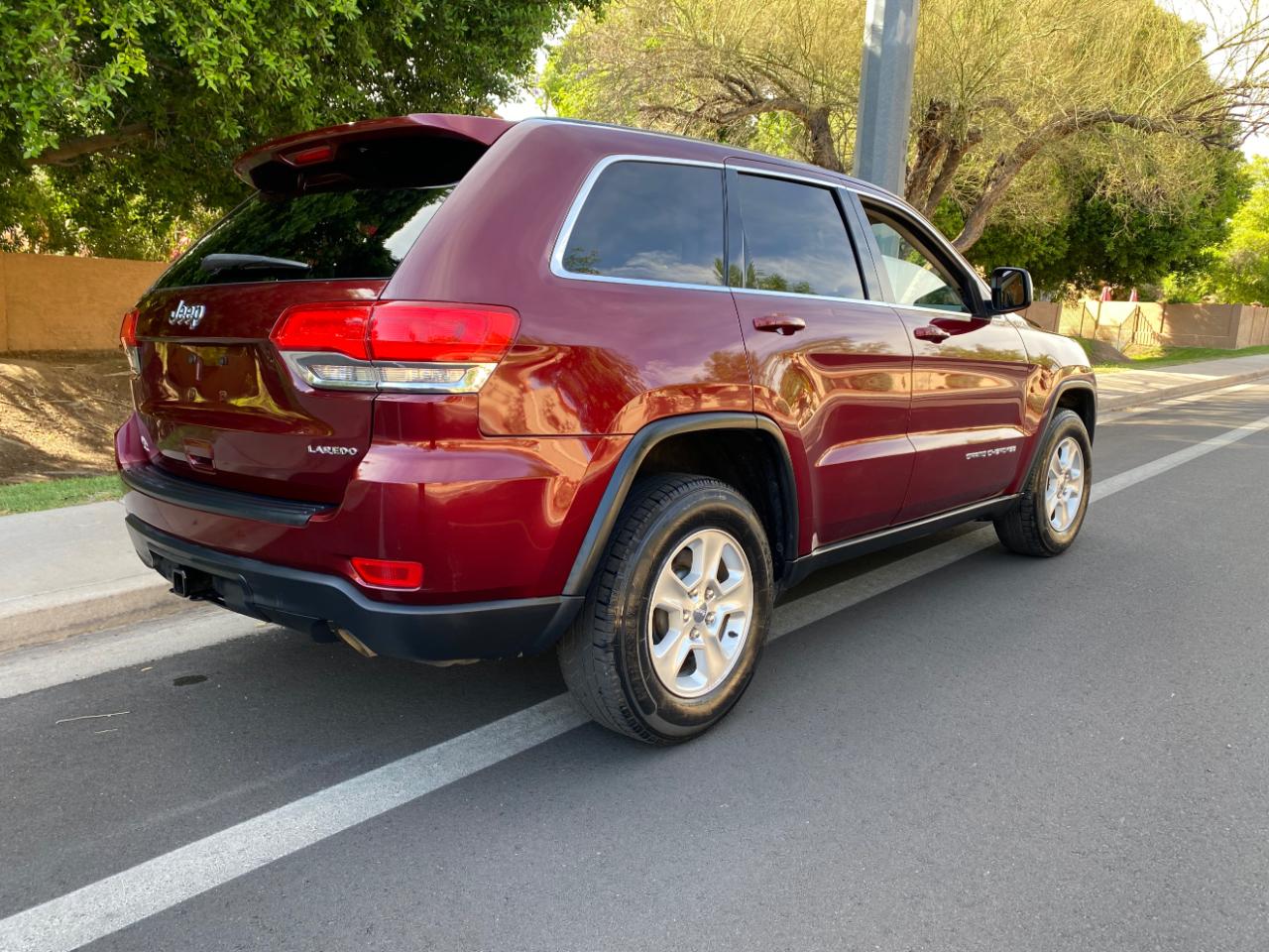 Jeep Grand Cherokee RWD 4dr Laredo 2016