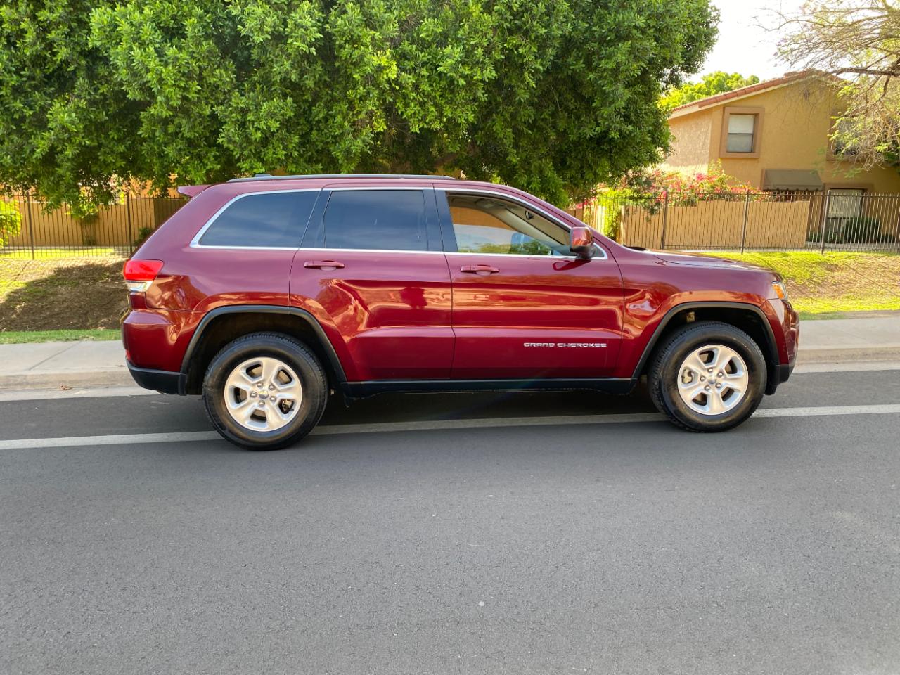 Jeep Grand Cherokee RWD 4dr Laredo 2016