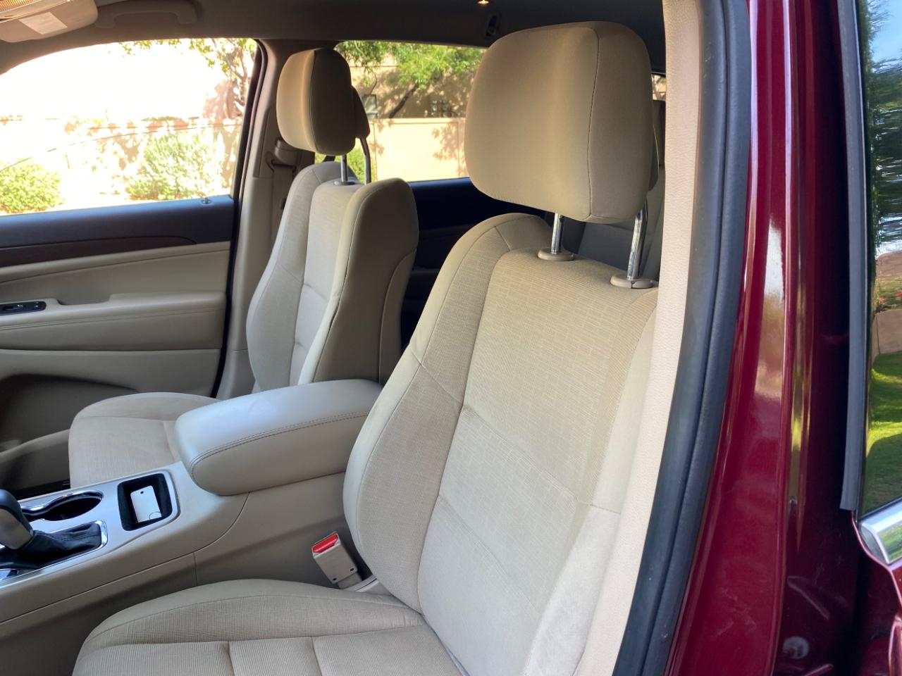 Jeep Grand Cherokee RWD 4dr Laredo 2016