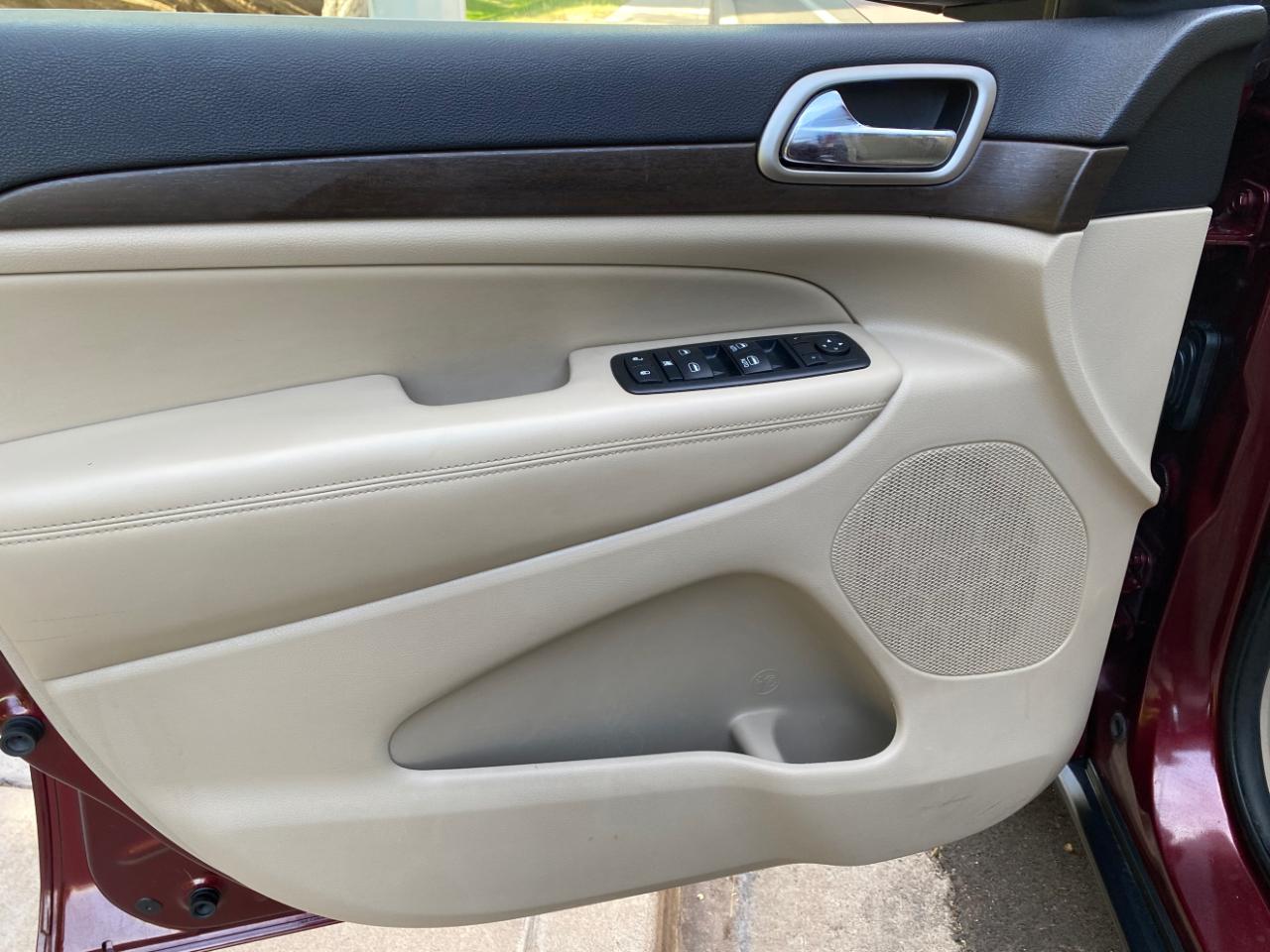 Jeep Grand Cherokee RWD 4dr Laredo 2016