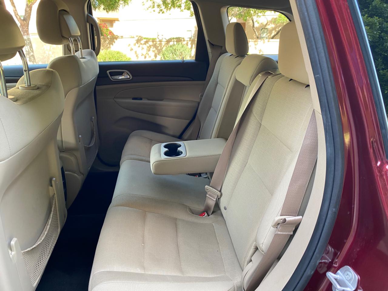 Jeep Grand Cherokee RWD 4dr Laredo 2016