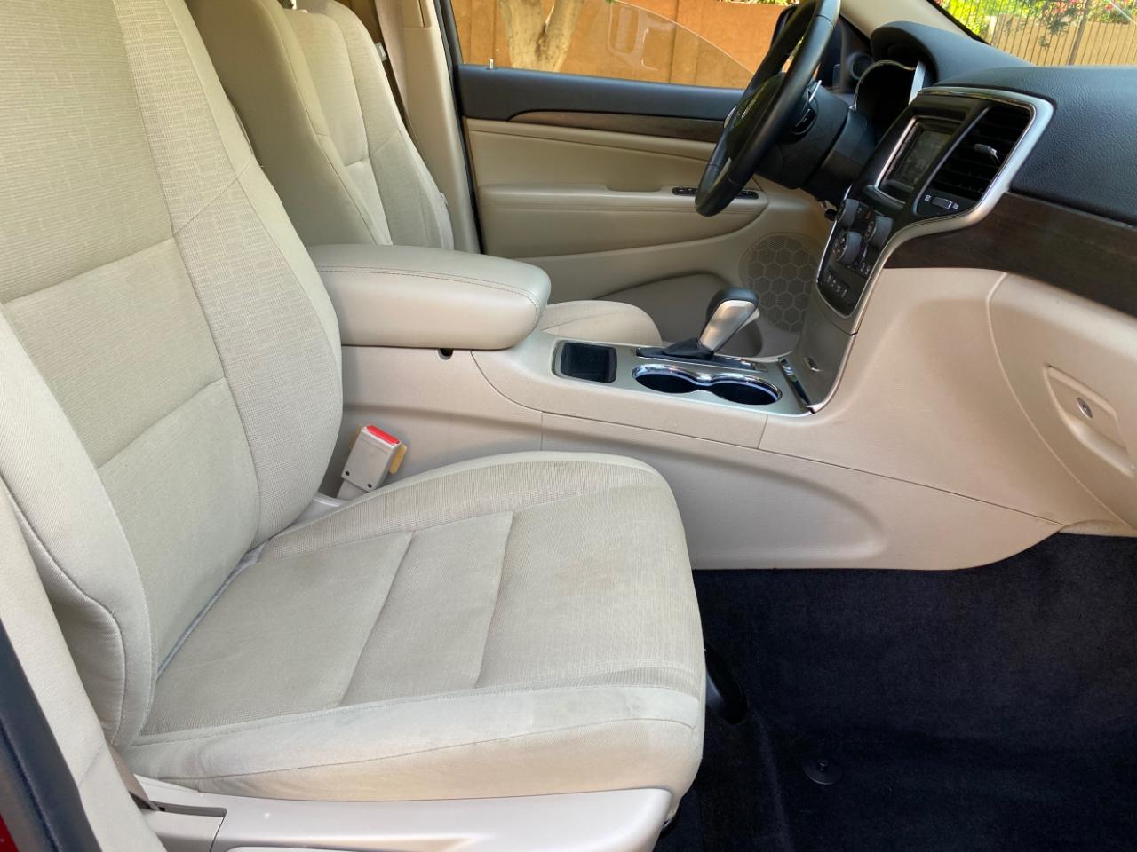 Jeep Grand Cherokee RWD 4dr Laredo 2016