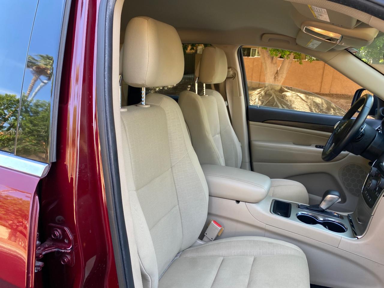 Jeep Grand Cherokee RWD 4dr Laredo 2016