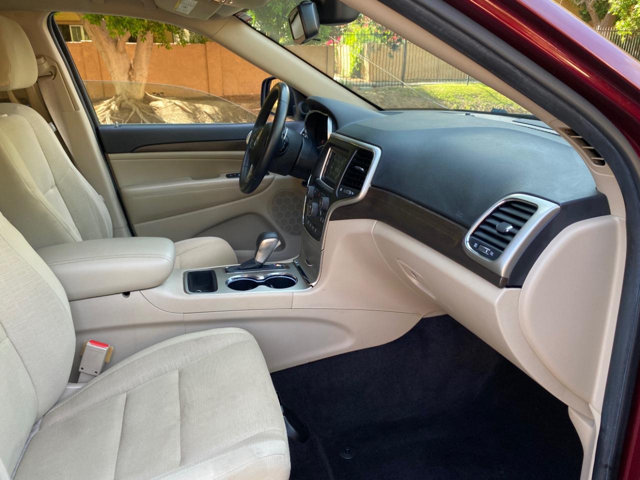 Jeep Grand Cherokee RWD 4dr Laredo 2016