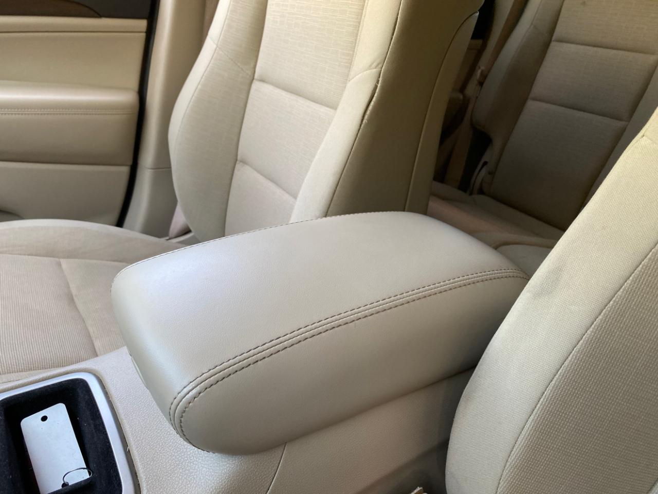 Jeep Grand Cherokee RWD 4dr Laredo 2016