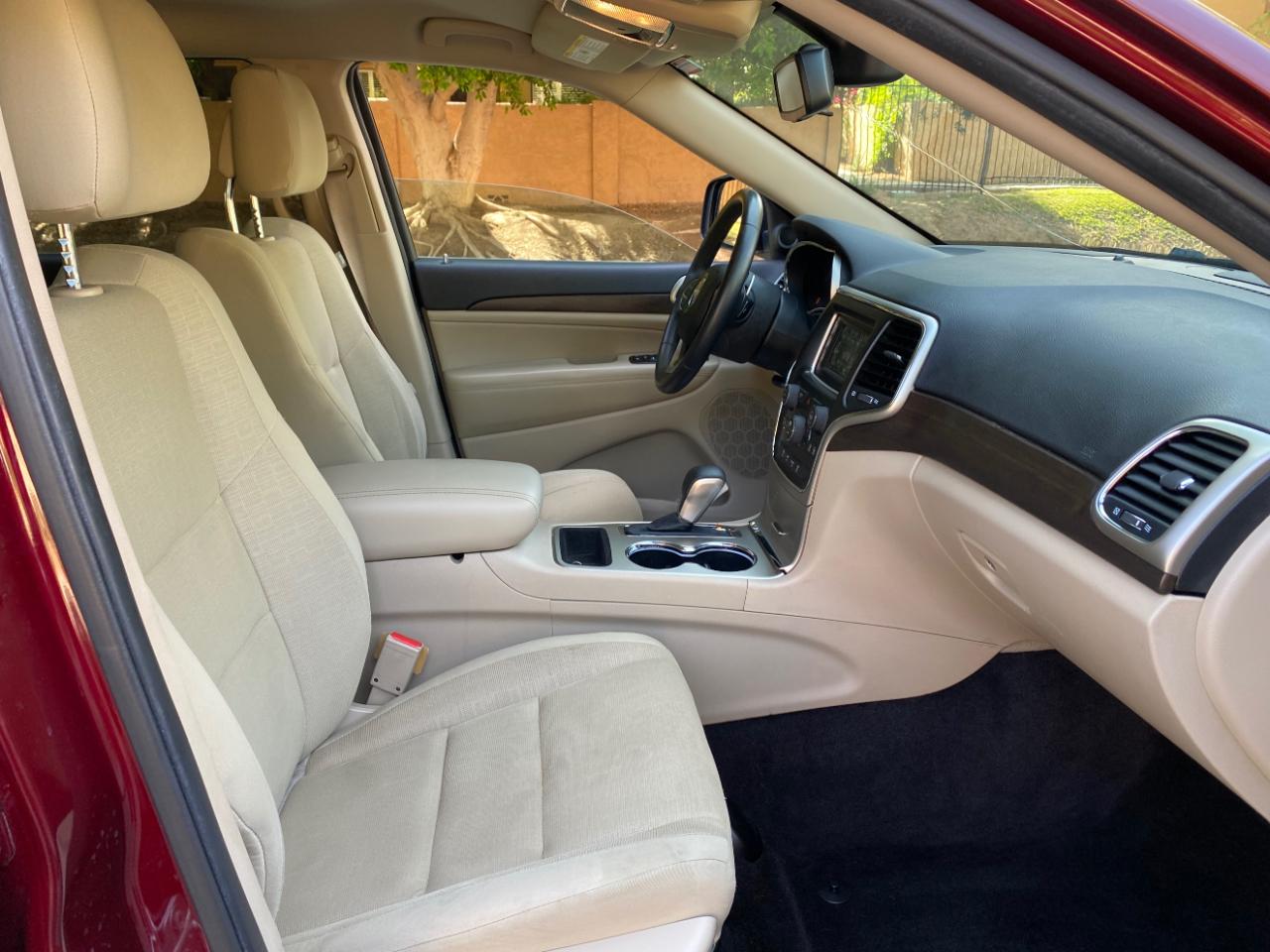 Jeep Grand Cherokee RWD 4dr Laredo 2016