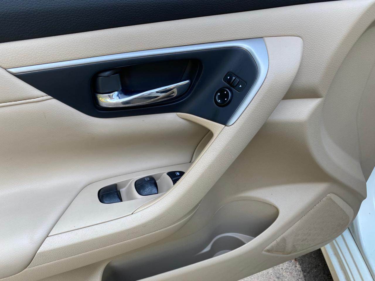 Nissan Altima 4dr Sdn I4 2.5 SV 2015