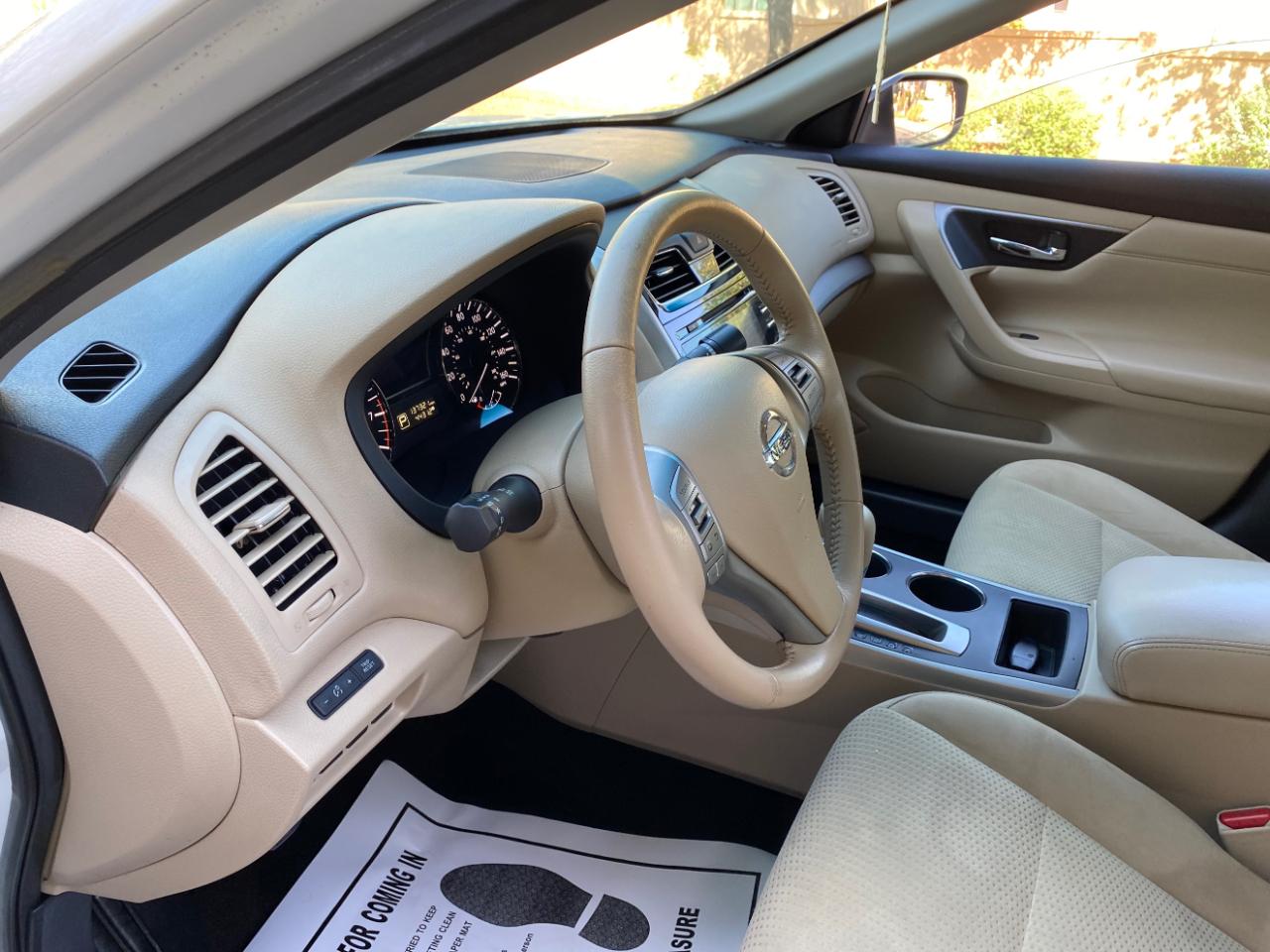 Nissan Altima 4dr Sdn I4 2.5 SV 2015