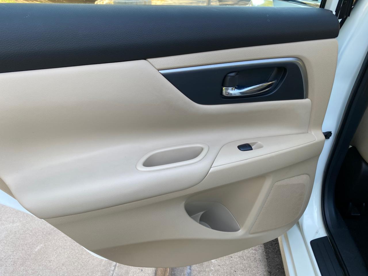 Nissan Altima 4dr Sdn I4 2.5 SV 2015