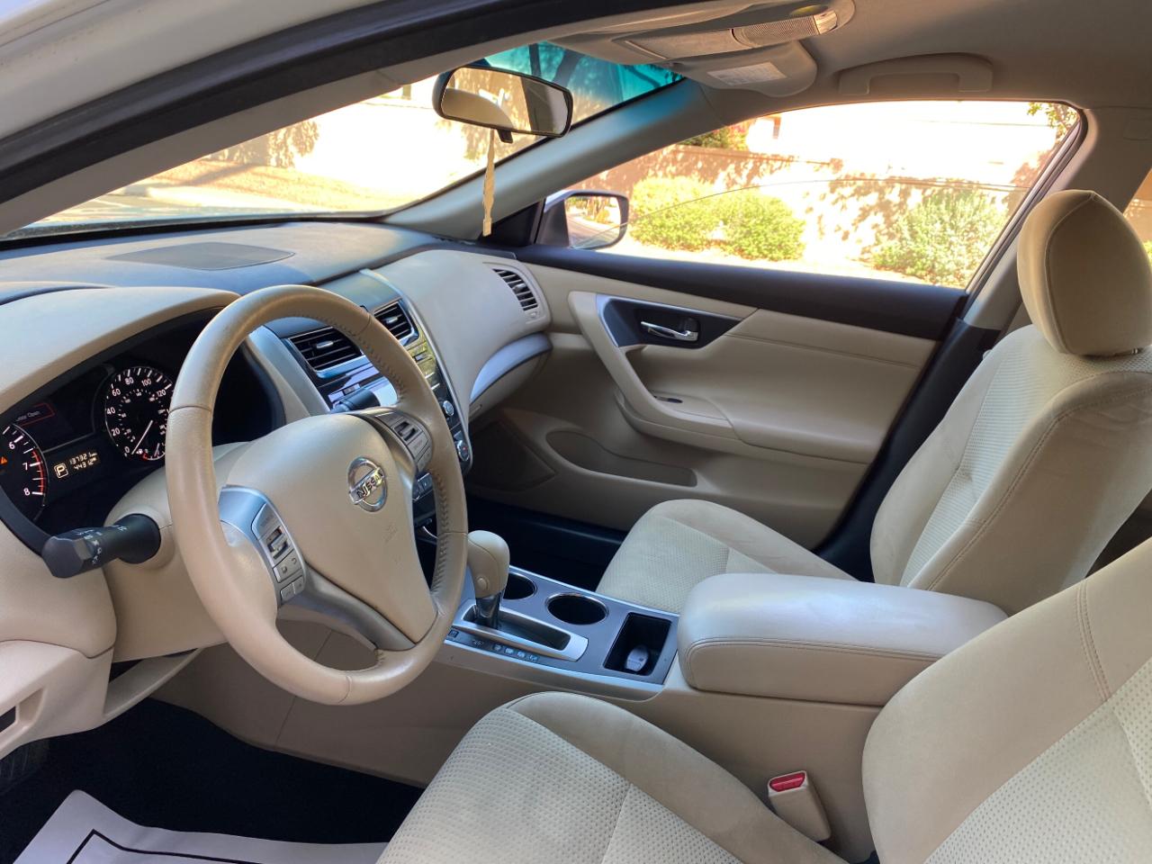 Nissan Altima 4dr Sdn I4 2.5 SV 2015