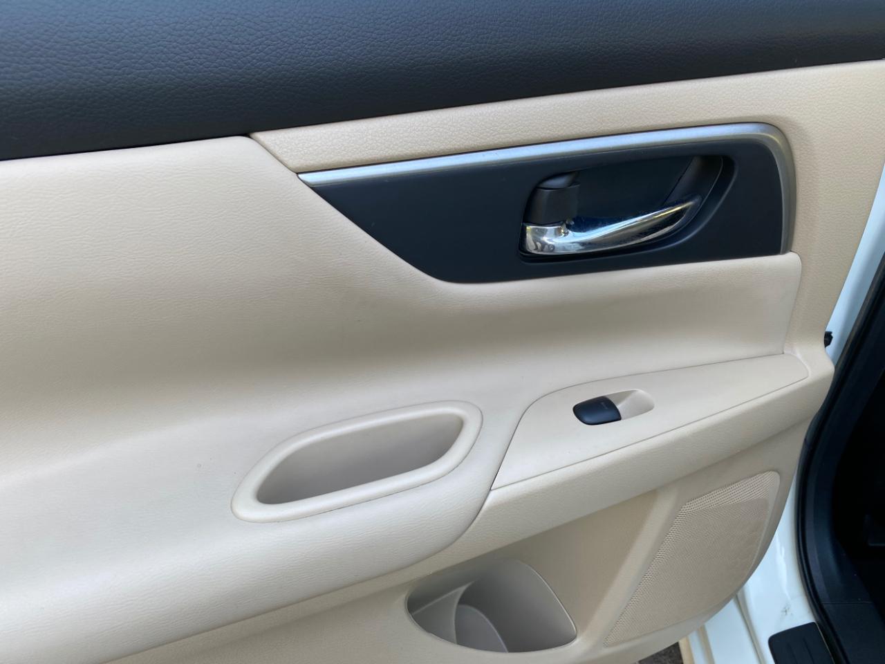 Nissan Altima 4dr Sdn I4 2.5 SV 2015