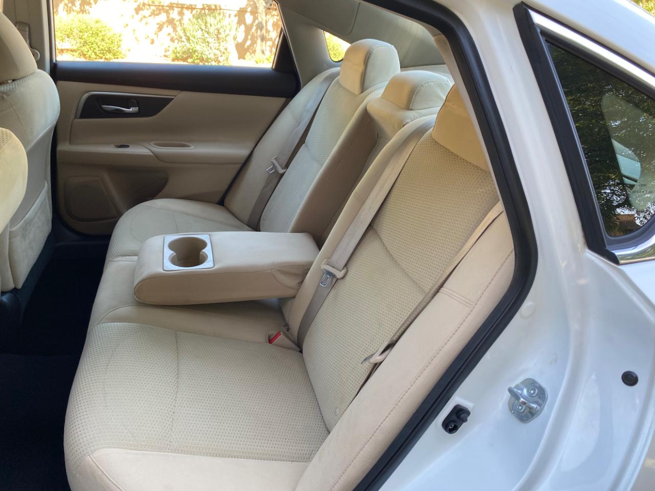 Nissan Altima 4dr Sdn I4 2.5 SV 2015