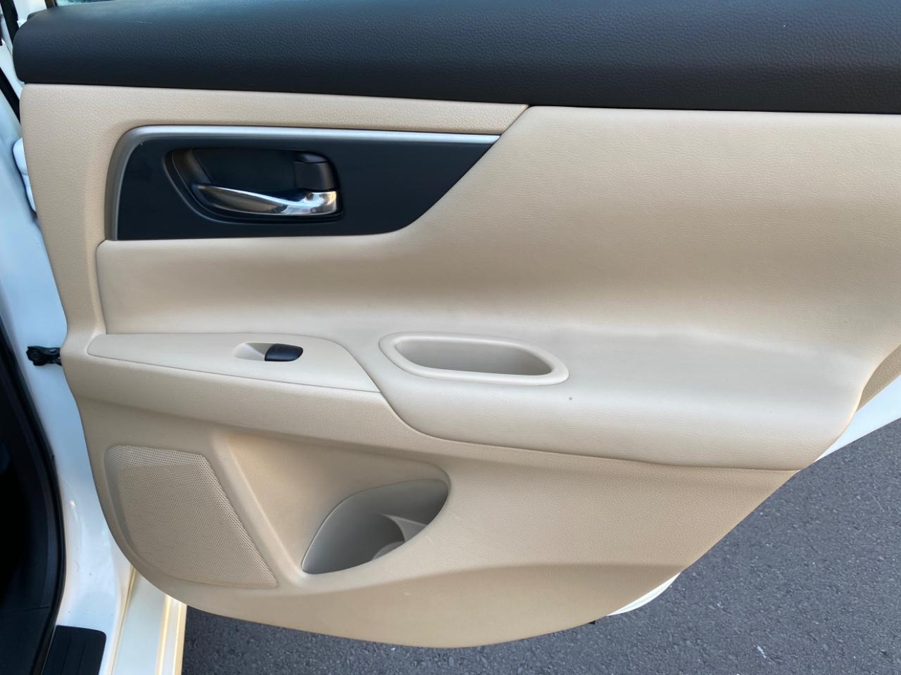 Nissan Altima 4dr Sdn I4 2.5 SV 2015