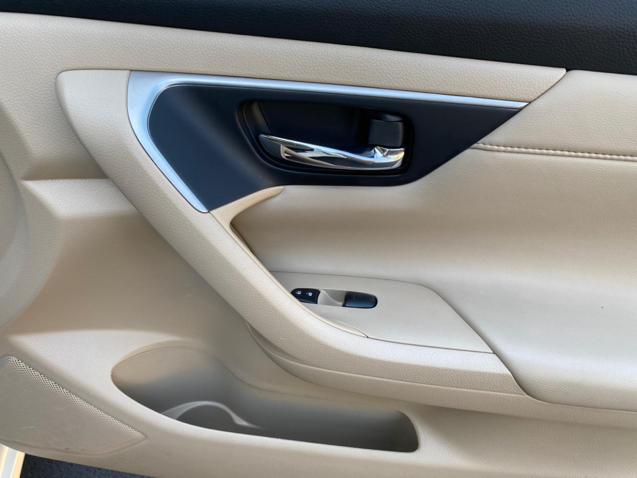 Nissan Altima 4dr Sdn I4 2.5 SV 2015