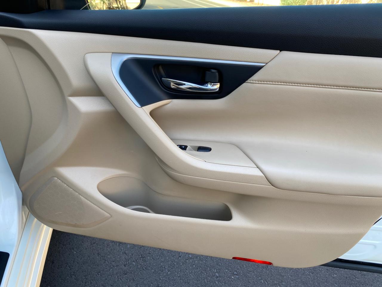 Nissan Altima 4dr Sdn I4 2.5 SV 2015