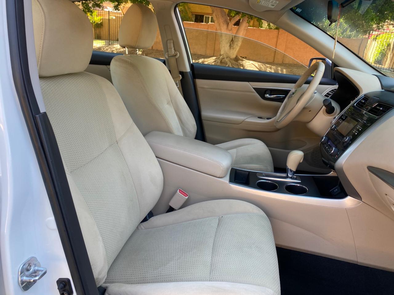 Nissan Altima 4dr Sdn I4 2.5 SV 2015