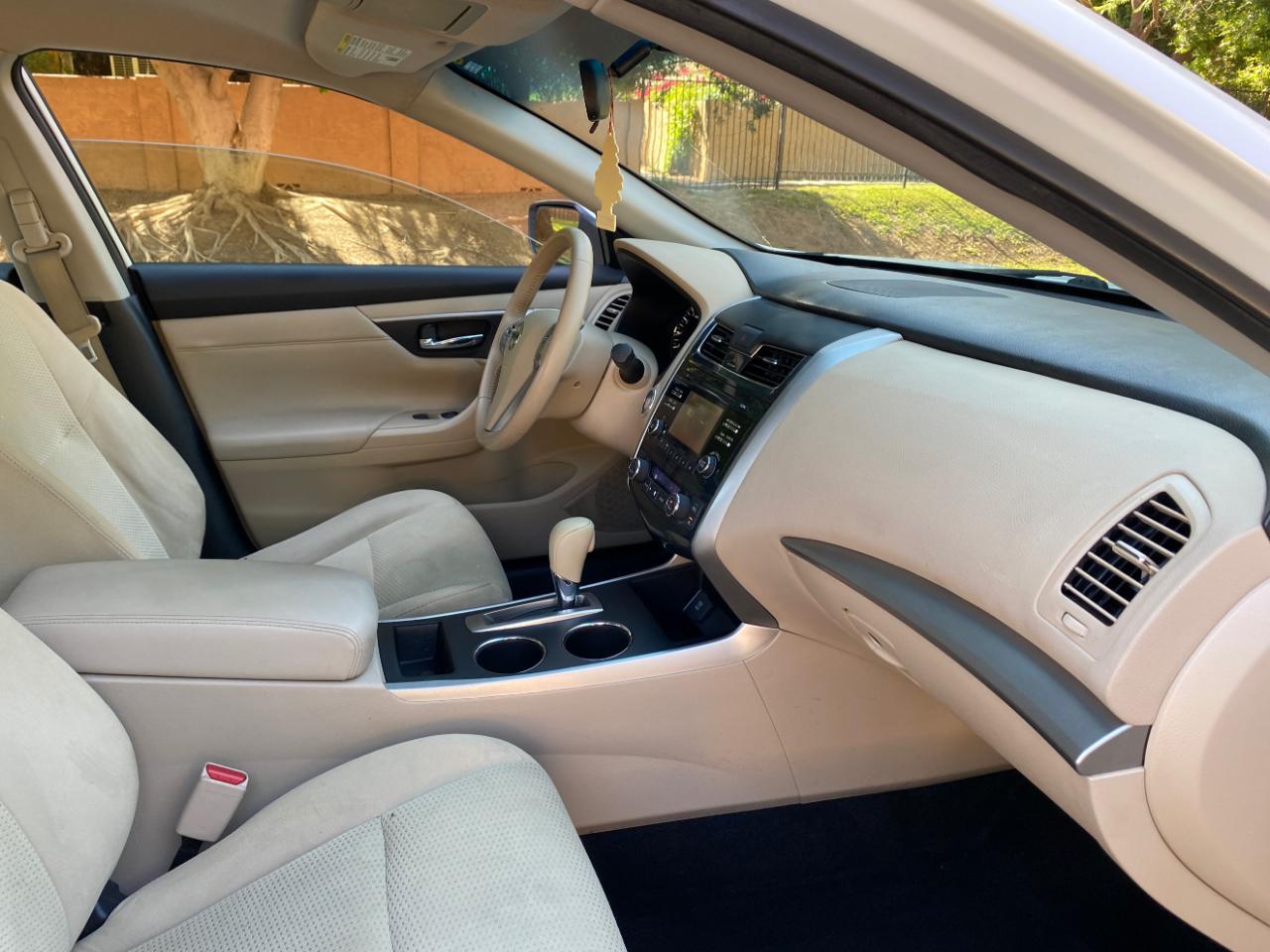 Nissan Altima 4dr Sdn I4 2.5 SV 2015