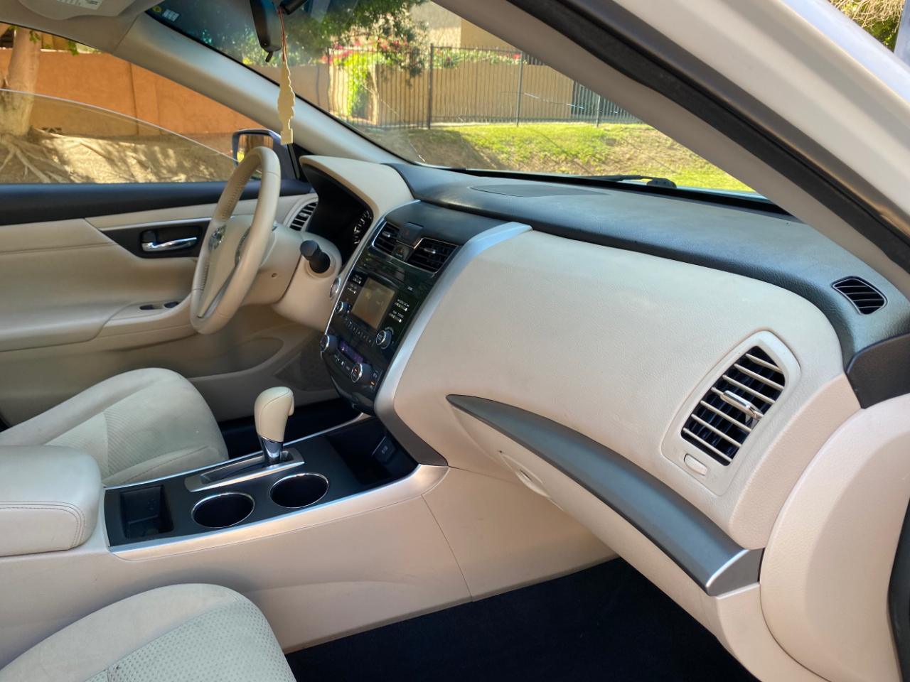 Nissan Altima 4dr Sdn I4 2.5 SV 2015