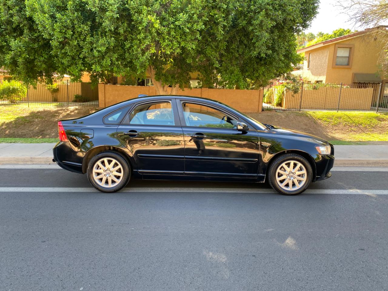 Volvo S40 4dr Sdn 2.4L FWD 2009