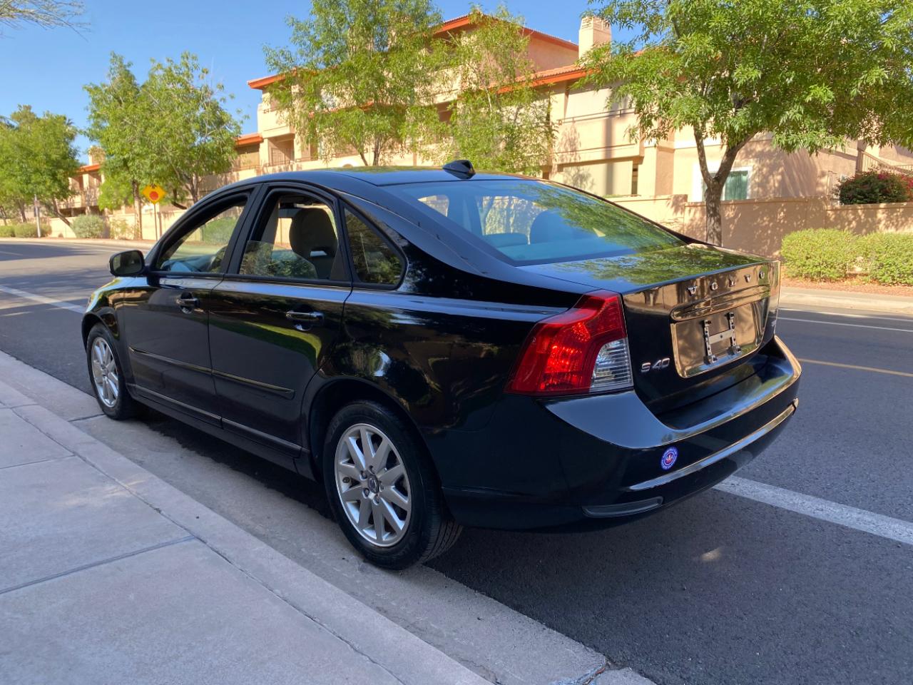 Volvo S40 4dr Sdn 2.4L FWD 2009