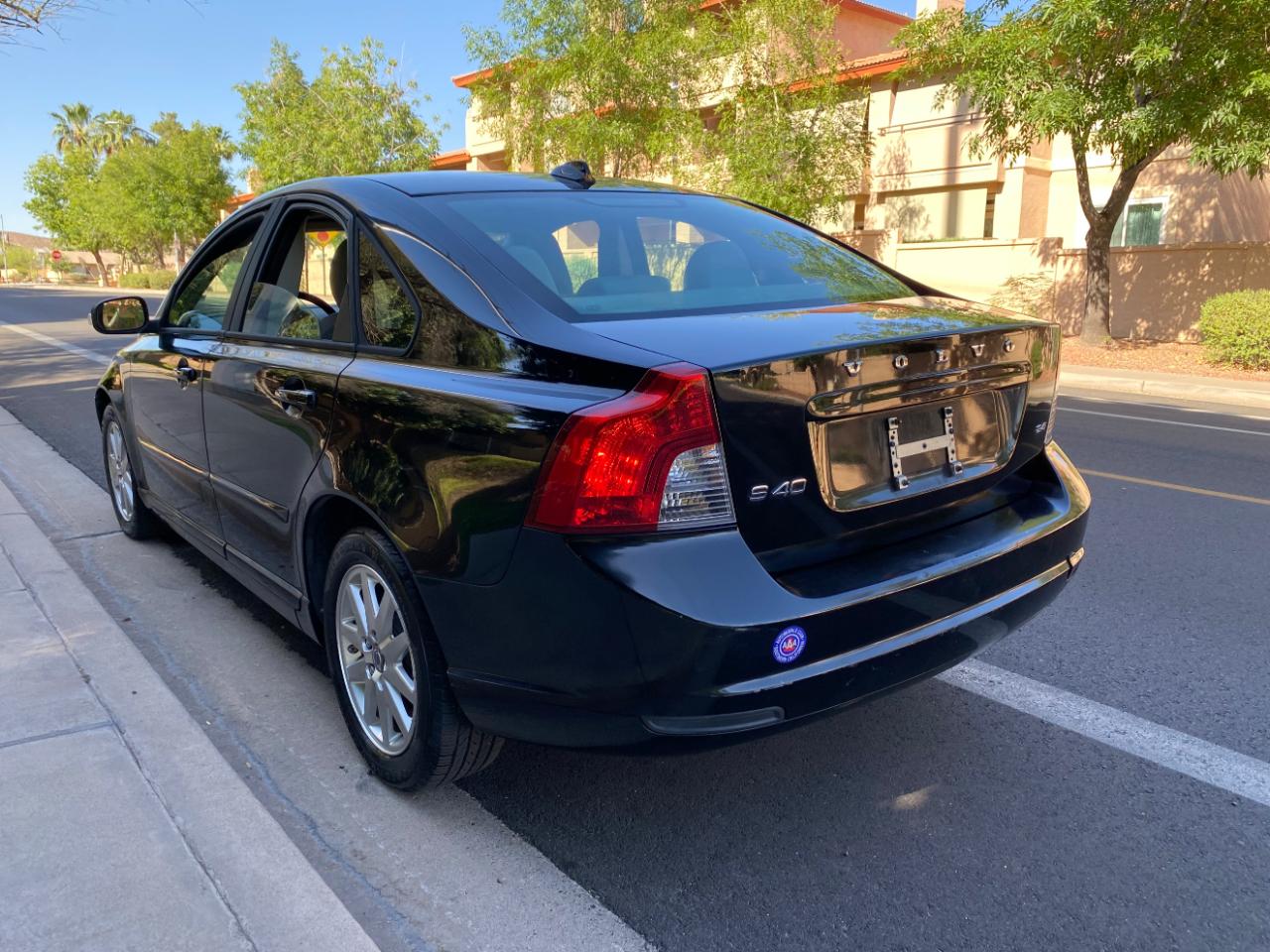 Volvo S40 4dr Sdn 2.4L FWD 2009