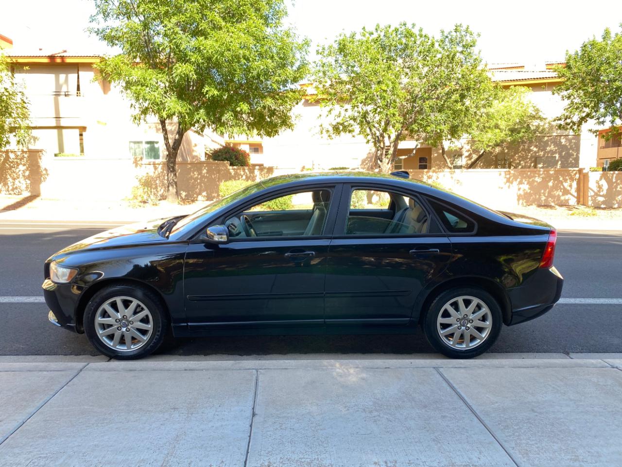 Volvo S40 4dr Sdn 2.4L FWD 2009