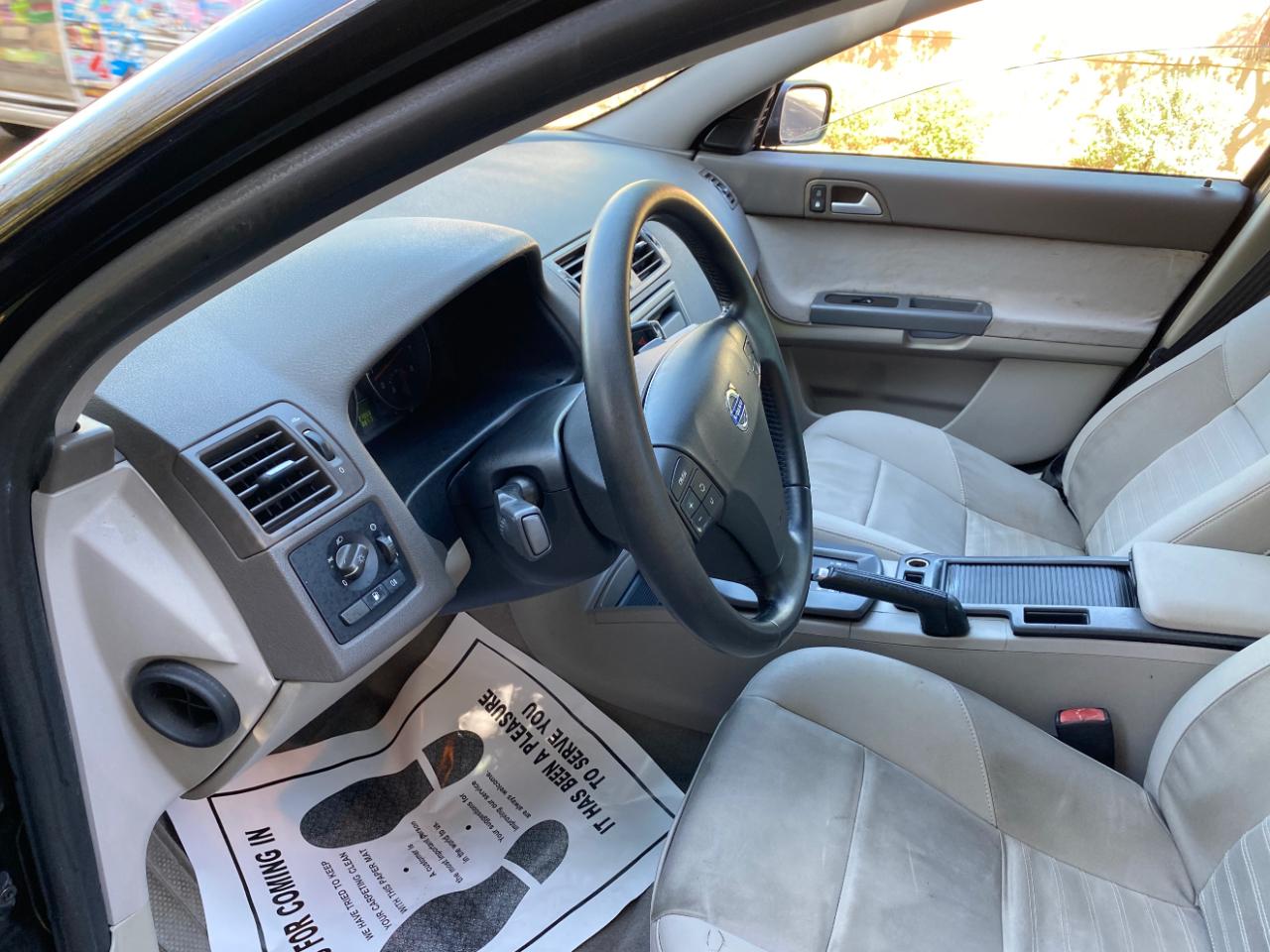 Volvo S40 4dr Sdn 2.4L FWD 2009