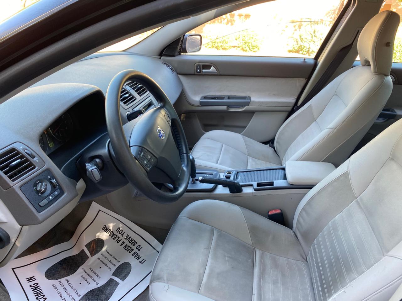 Volvo S40 4dr Sdn 2.4L FWD 2009