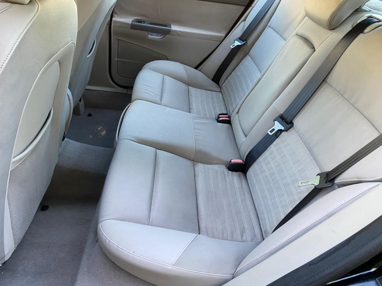 Volvo S40 4dr Sdn 2.4L FWD 2009